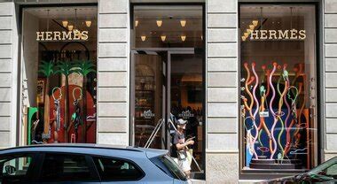 Hermès, lo store del lusso raddoppia e chiude per lavori di .